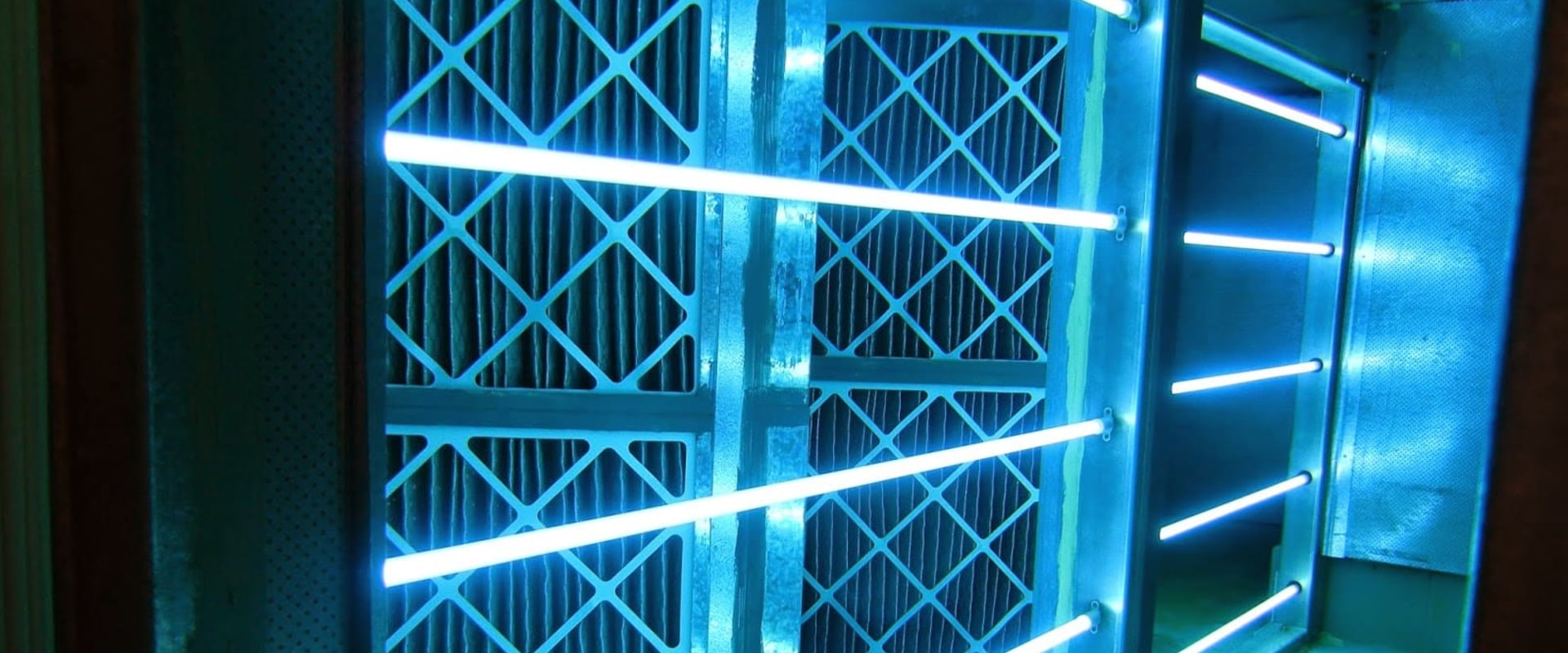 Jupiter, FL Contractors' Best Practices for UV Light Installation and Duct Cleaning in HVAC Systems